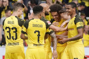 MILIONERI ZADRŽALI BOD ZAOSTATKA ZA LIDEROM: Borusija Dortmund pobedom nad Frajburgom ostala u trci za titulu prvaka Nemačke