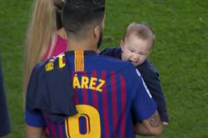 ZAPISANO MU U GENIMA: Luisa Suareza ugrizao rođeni sin! (VIDEO)
