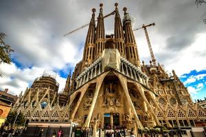 SAGRADA FAMILIJA DOČEKALA DOZVOLU POSLE 137 GODINA: Simbol Barselone, čuvena Gaudijeva nedovršena bazilika, nikada nije imala građevinsku dozvolu!