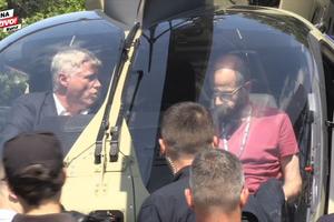EKSKLUZIVNO! VLADO, HAJDE DA UĐEŠ DA VIDIŠ KAKAV JE! Vučić uveo novinara Kurira u novi helikopter pre svih! (KURIR TV)