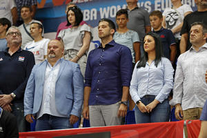 PREDIVNA ATMOSFERA U ZRENJANINU Udovičić čestitao trijumf nad Ruskinjama: Svaka čast košarkašicama, važna pobeda