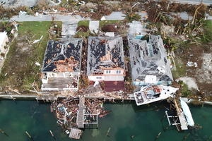 RAJSKO LETOVALIŠTE SE PRETVORILO U NOĆNU MORU: Evo zašto je Dorijan bio najsnažniji uragan koji je ikada pogodio Bahame (VIDEO)