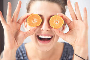 VOĆKA KAO POSLASTICA: Mandarina ima malo kalorija, puno vitamina, ukusna je i pomaže kod smanjenja stresa