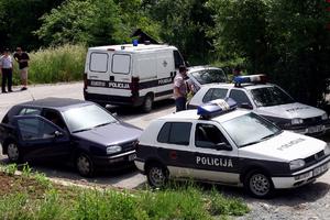MOTOCIKLISTA SLETEO SA PUTA: Nesreća kod Brčkog, policija na terenu