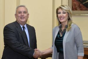 VAŽNA NAM JE GRČKA PODRŠKA NA EVROPSKOM PUTU: Joksimovićeva sa novim ambasadorom te zemlje u Srbiji (FOTO)