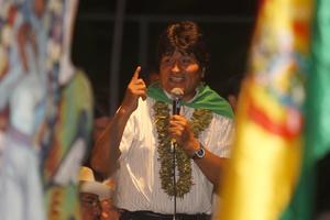 POLITIČKA KRIZA TRESE BOLIVIJU, A NJEN BIVŠI LIDER JE U EGZILU: Sada se postavlja pitanje šta čeka Meksiko nakon što je Moralesu pružio utočište! (FOTO, VIDEO)
