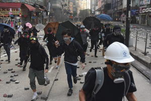KINA ZAPRETILA AMERICI: SAD bi trebalo da obustave sva mešanja u pitanja Hongkonga ili ćemo preduzeti kontramere