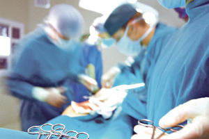 NOVI PODVIG INDIJSKIH HIRURGA: Pacijentu izvadili bubreg od 7,4 kilograma (VIDEO)