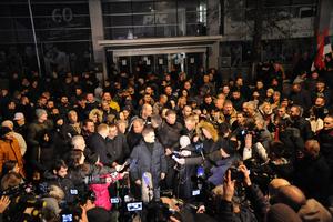 ZAVRŠENA BLOKADA RTS-A: Pristalice Saveza za Srbiju završile protest ispred javnog servisa