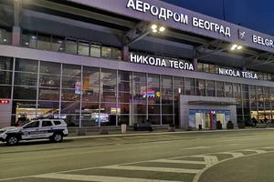 HAOS NA BEOGRADSKOM AERODROMU: Putnike vraćaju na kontrolu, uzrok zbrka sa letom iz Makedonije - ODLOŽENI SVI LETOVI
