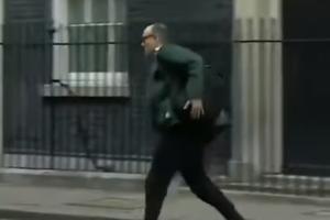 ČIM JE ČUO DA JE DŽONSON ZARAŽEN, DAO SE U TRK: Savetnik britanskog premijera odjurio što je brže mogao (VIDEO)