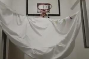 KAKO U DOBA KORONE VEŽBATI ŠUT U SOBI: Pogledajte izum mladog košarkaša Mege! VIDEO