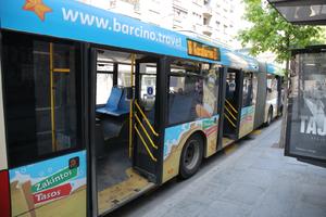 KRIVIČNA PRIJAVA ZA NASILNIKA: U centru Beograda blokirao gradski autobus i verbalno provocirao vozača