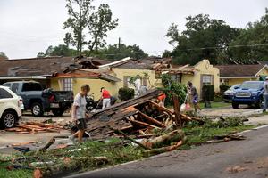 OSTACI OLUJE KRISTOBAL KRENULI KA KANADI: Nevreme u Americi napravilo haos, oštećeni domovi, padavine izazvale poplave