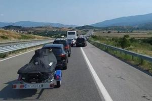 HAOS NA GRČKOJ GRANICI: Kolone vozila duge 13 kilometara OVO JE KATASTROFA, ljudi besni i nervozni! FOTO