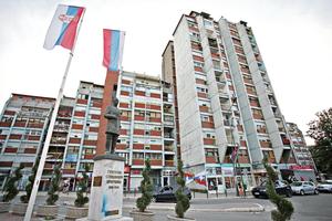 KOSOVSKA MITROVICA: Vučiću dodeljena Zlatna povelja privremenih organa
