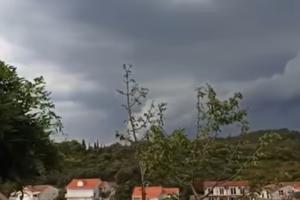 SNAŽNO NEVREME PROTUTNJALO DALMACIJOM: Pojavila se i pijavica, palo više kiše nego za mesec dana (VIDEO)