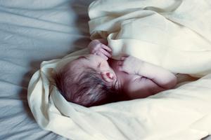 BILA JE TEŠKA KAO JABUKA Najmanja beba na svetu otpuštena kući nakon 13 meseci provedenih u bolnici FOTO