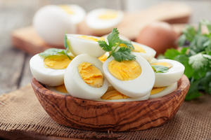 KOLIKO DUGO MOGU DA STOJE KUVANA JAJA? Evo do kada su jaja dobra za JELO i na koji način možete da im produžite ROK trajanja!