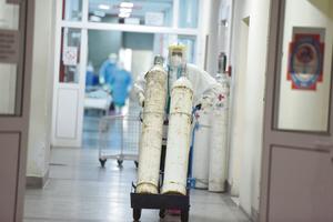 EPIDEMIJA U NOVOM PAZARU: Hospitalizovano 67 pacijenata, 6 na respiratorima