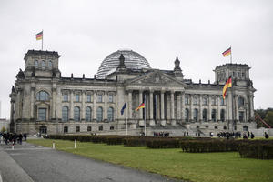 BUNDESTAG XXL: Broj poslanika nemačkog parlamenta sve veći i veći, posle ovih izbora biće ih više od 900!