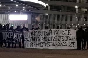 SKANDAL U MILANU: Grobari iz Ciriha i Beča došli na Zvezdinu utakmicu da pruže podršku uhapšenima Belivuku i Miljkoviću (FOTO)