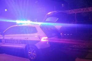 STRAVIČNE SLIKE SA MESTA NESREĆE, POGINUO MUŠKARAC (49): Teška saobraćajka na putu Temerin-Sirig, autom podleteo pod prikolicu