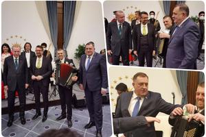 DODIK I ERDOGAN KITILI MUZIKU: Veselo na svečanoj večeri koju je turski predsednik priredio za lidere BiH (FOTO)