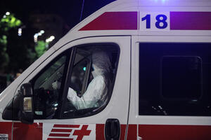 SUDAR AUTOMOBILA I MOTORA NA BANOVOM BRDU: Motorista prebačen u bolnicu