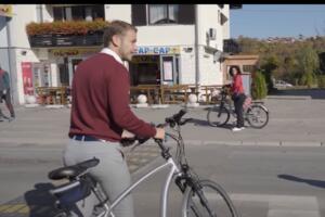 EKOLOŠKI: Stanivuković i zaposleni u Gradskoj upravi Banjaluka biciklom došli na posao