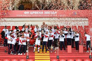 KRUNISANJE ŠAMPIONA: Pogledajte ceremoniju proslave titule na Marakani nakon utakmice sa Metalcem! FOTO