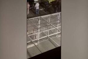 ISPLIVAO JOŠ JEDAN ČEDIN SNIMAK: Jovanović šutirao automobil pred policijom, odmah ga opkolili (VIDEO)