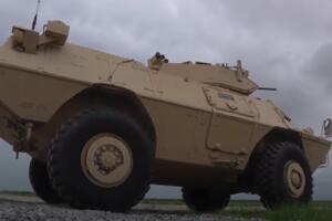 AMERIKANCI UPORNO NAORUŽAVAJU ALBANCE: Lažna država dobila na poklon moćna oklopna vozila OTPORNA NA MINE (FOTO/VIDEO)