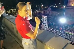 MARŠ NA DRINU ZA SAŠU ČAĐO: Zlatna srpska košarkašica dočekana u Banja Luci VIDEO