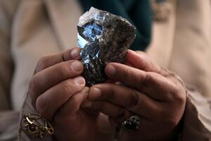JEDAN OD NAJVEĆIH NA SVETU Džinovski dijamant od 1174 karata pronađen u Bocvani, nedugo po otkriću dijamanta od 1098 karata