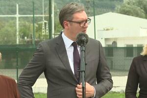NEMAM POJMA NI ŠTA JE TAJ SKAJ Vučić: Saznaćemo uskoro koji političar ga ima! Imam telefon i to sokoćalo menjam kad ga polupam
