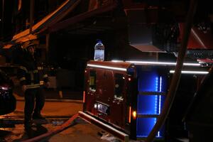 UGAŠEN POŽAR NA AUTOKOMANDI: Gorela teretana u Oblakovskoj ulici, vatrogasci se uspešno izborili sa plamenom