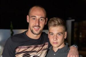DINASTIJA BORJAN USKORO U ZVEZDI: Kapitena crveno-belih Milana na golu bi mogao da zameni 17 godina mlađi brat Nikola