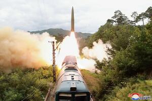 KIM DŽONG-UN PONOVO IZNENADIO SVET: Lansirao raketu na dosad neviđen način, biće ih još teže uhvatiti! VIDEO