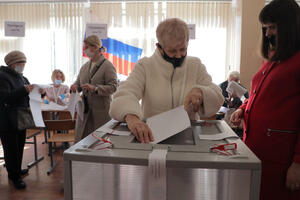 ZAVRŠENO GLASANJE U RUSIJI: Jedinstvena Rusija ubedljivo vodi sa 43 odsto glasova! Komunisti na drugom mestu! VIDEO