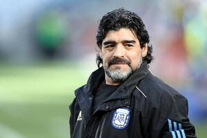 ZA JEDNE NAJBOLJI IKADA, ZA DRUGE GREŠNIK I PREVARANT! Na današnji dan rođen je Maradona - ovo je priča o fudbalskom ČAROBNJAKU!