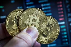 VREDNOST BITKOINA NA REKORDNOM NIVOU: Ekonomski stručnjaci savetuju da li investirati u kriptovalutu