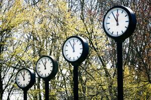 VEĆINA JE BILA ZA, A ONDA JE NASTAO HAOS: Kako je propala ideja o prestanku pomeranja sata u EU