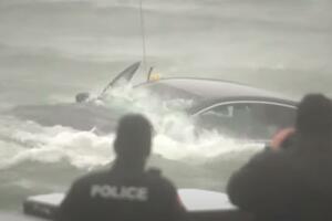 MRTVA ŽENA PRONAĐENA BLIZU NIJAGARINIH VODOPADA: Automobil bio potopljen u vodi i nasukan na kamenje VIDEO