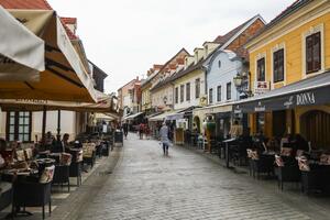 EPIDEMIJA OPASNE BOLESTI Širi se po zagrebačkim srednjim školama