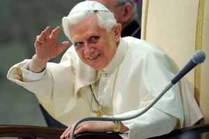 SKANDAL U KATOLIČKOJ CRKVI: Papa Benedikt XVI znao za zlostavljanje dece i ćutao o tome! Može se optužiti za NEDOLIČNO PONAŠANJE