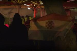 SKANDAL! USTAŠKA ZASTAVA U SEVILJI! Huligani iz Zagreba razbijali izloge, pokazivali zadnjice i obeležje NDH pred evropski meč