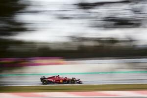 VELIKA NAGRADA BAHREINA: Lekler najbrži na prvim testiranjima, Mercedes unapredio bolid