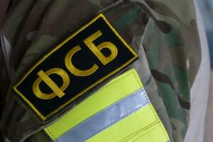 BRZA OPERACIJA FSB! Pogledajte kako su "pali" prevaranti: Iznuđivali novac, pa ga uplaćivali UKRAJINSKIM BANKAMA (VIDEO)
