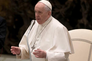 POPOVI I ČASNE SESTRE GLEDAJU PO*NIĆE! Papa Franja šokirao: Crkvene vođe su NAPALJENI MALI ĐAVOLI!